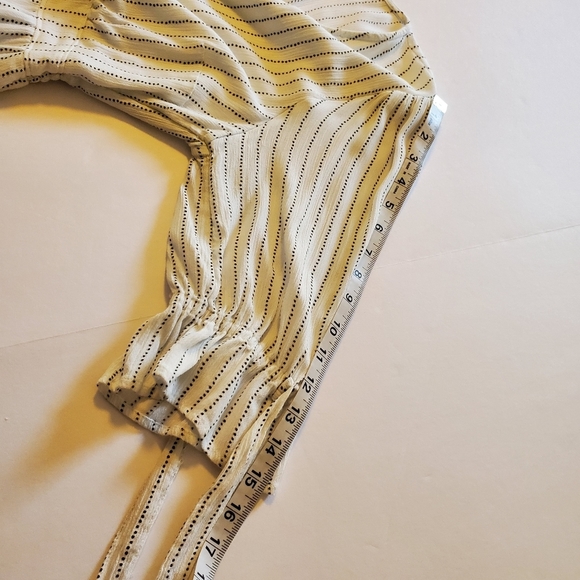 Abercrombie & Fitch Women's V-Neck Front Button Blouse Sz L - Picture 10 of 15